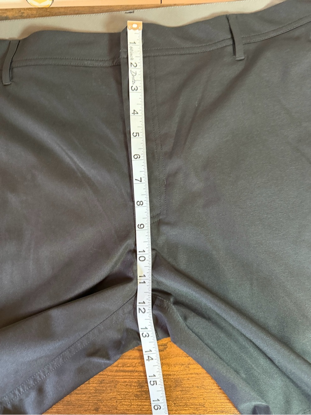 Roundtree & Yorke Performance Straight Fit Flat Front Shorts size 42 -9” Inseam - Picture 8 of 13